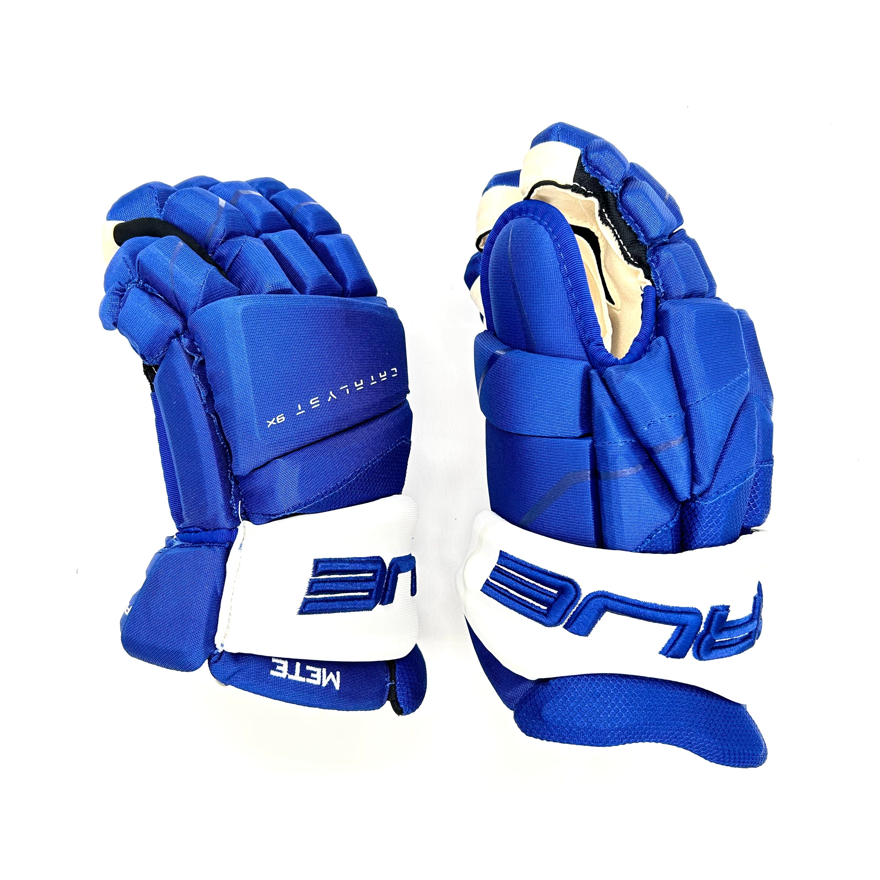 True Catalyst 9X - Gant NHL Pro Stock - Victor Mete (Bleu/Blanc)